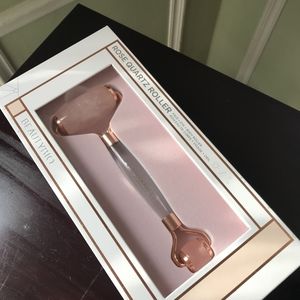 Beautybio rose quartz roller